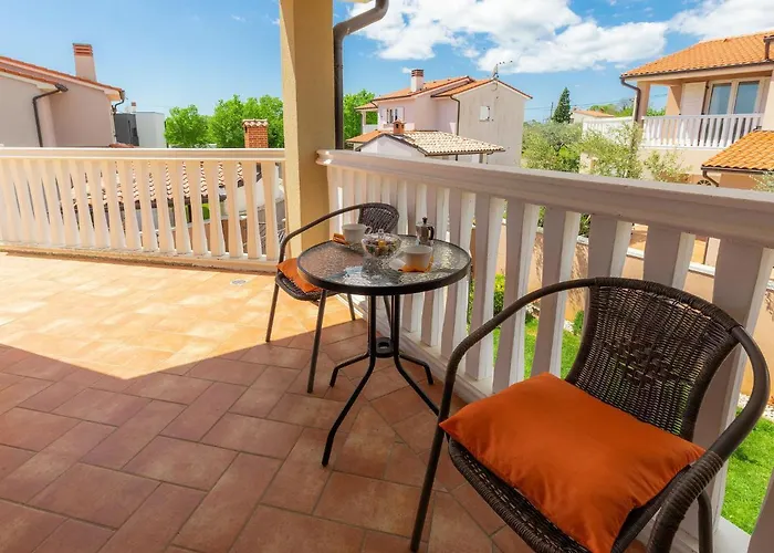 Zara By Interhome Vikendica Pula