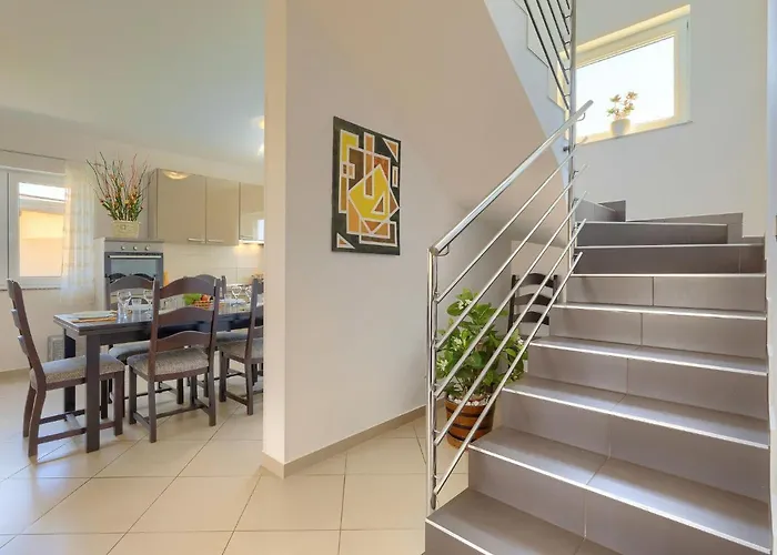 Zara By Interhome Ferienhaus Pula