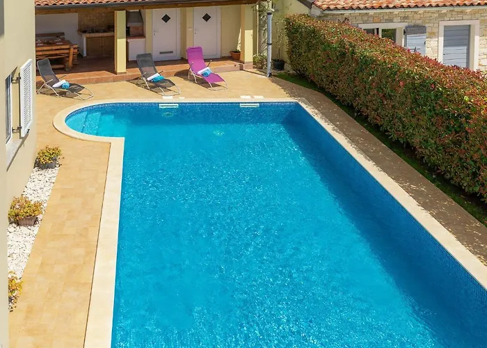 Zara By Interhome Ferienhaus Pula