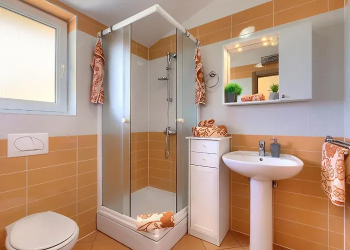 Zara By Interhome Vikendica