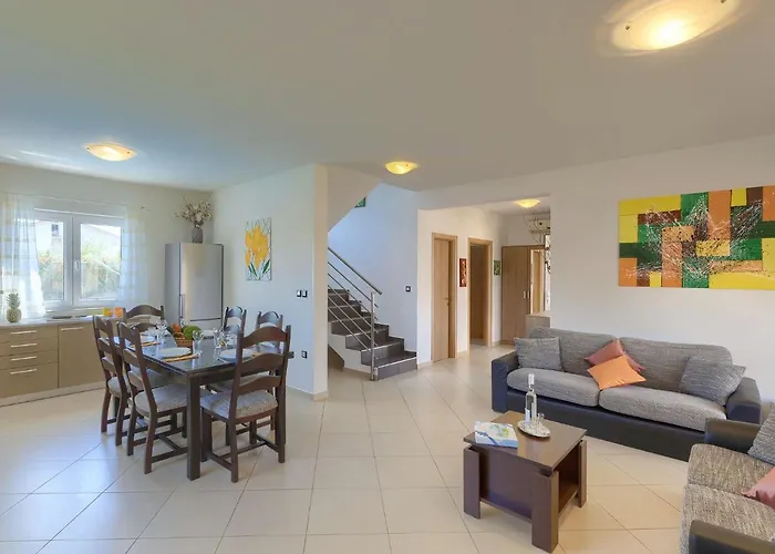 Zara By Interhome Vikendica