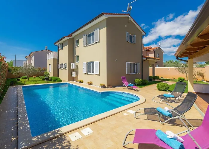 Zara By Interhome Vikendica