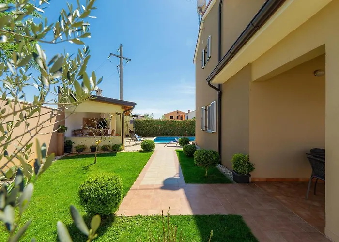 Zara By Interhome Ferienhaus Pula